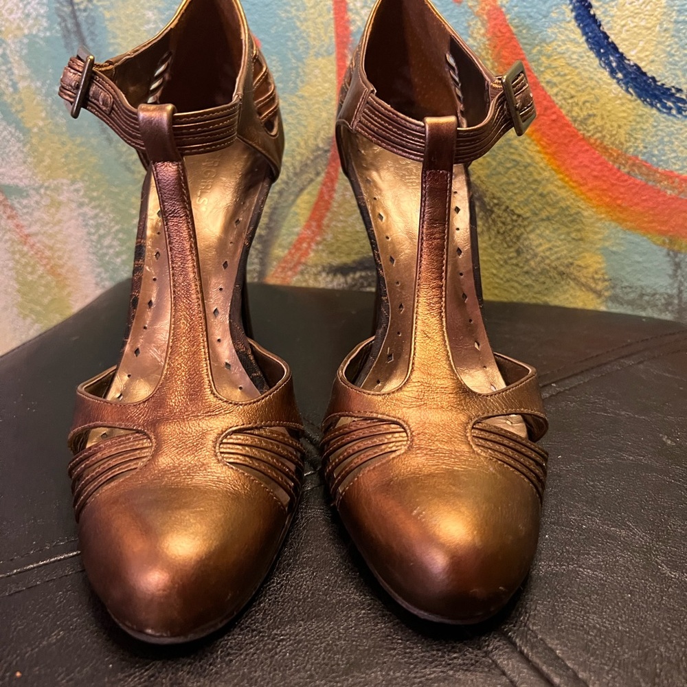 BCBG heels